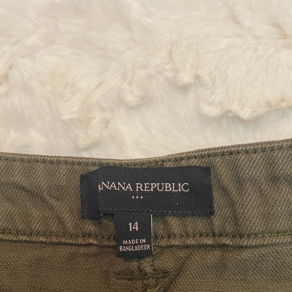 Banana Republic Olive Green shorts